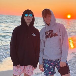 Meet your Posher, Elliot